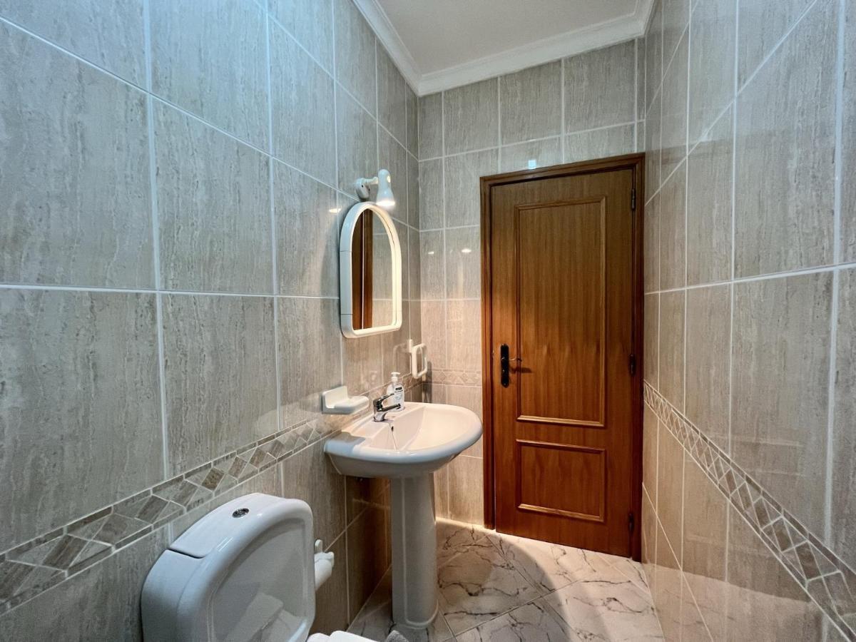 Apartamento Quarteira Elegant With Pool By Homing Exterior foto