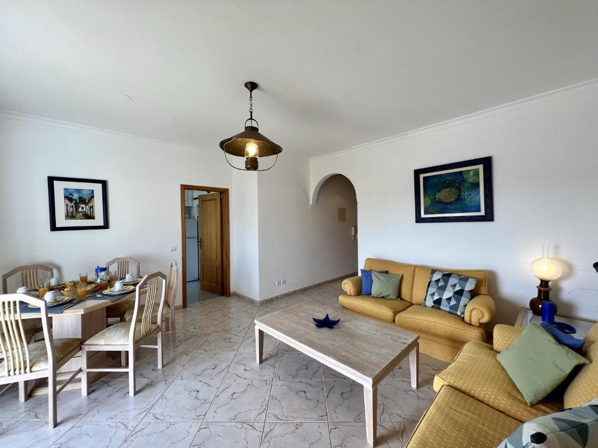Apartamento Quarteira Elegant With Pool By Homing Exterior foto